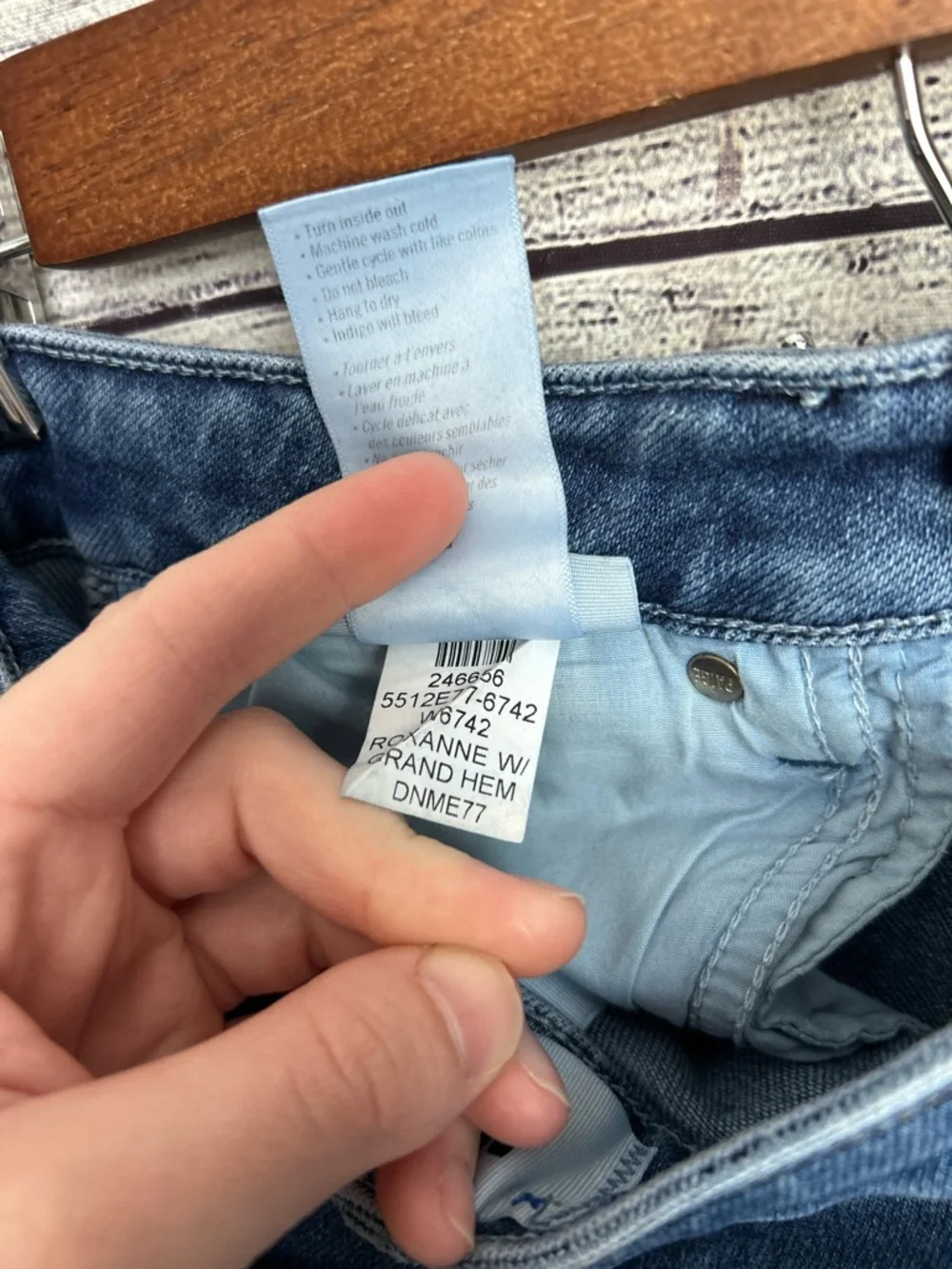 Paige Cindy straight leg jeans raw hem size 26